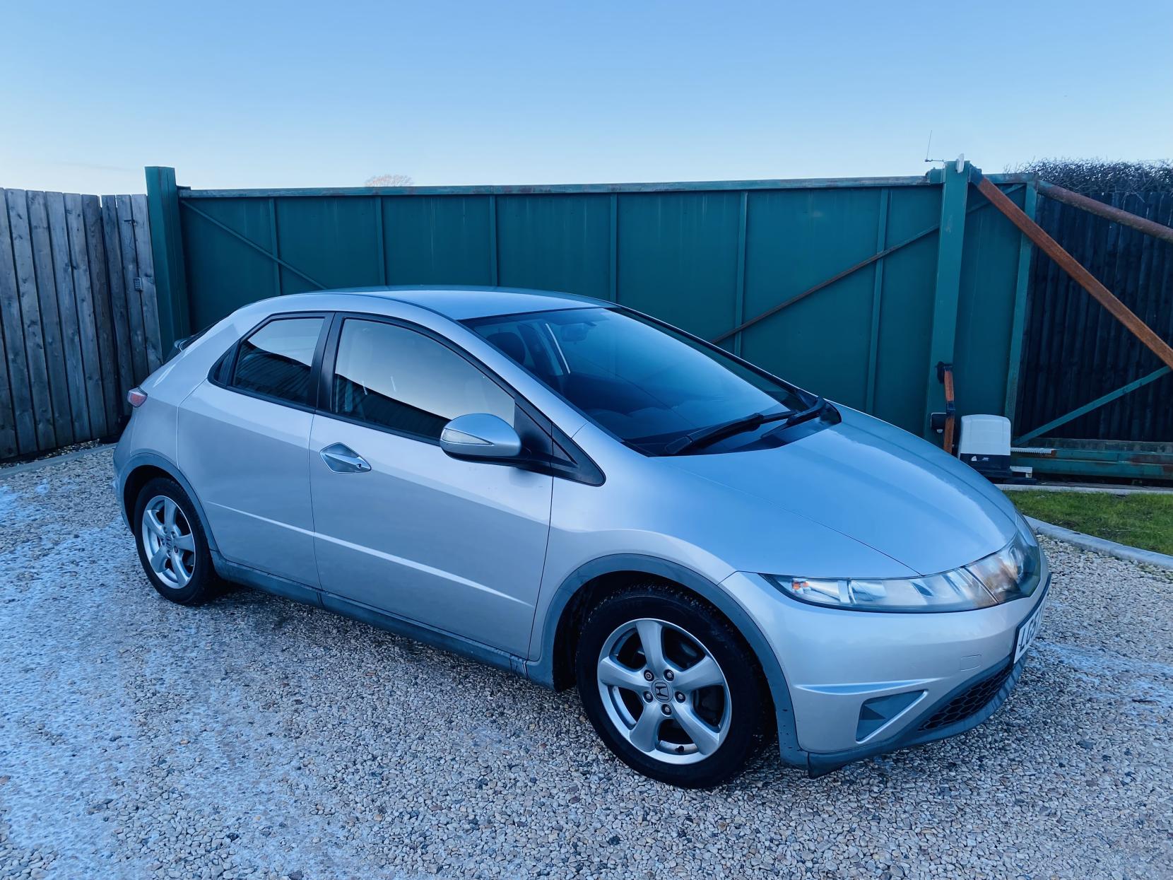 Honda Civic 1.8 i-VTEC SE Hatchback 5dr Petrol Manual (152 g/km, 138 bhp)
