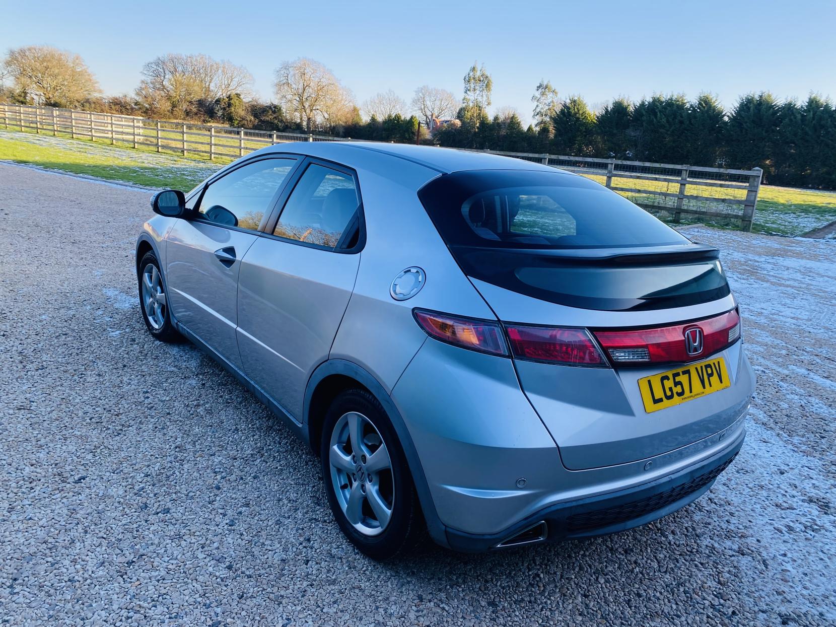 Honda Civic 1.8 i-VTEC SE Hatchback 5dr Petrol Manual (152 g/km, 138 bhp)