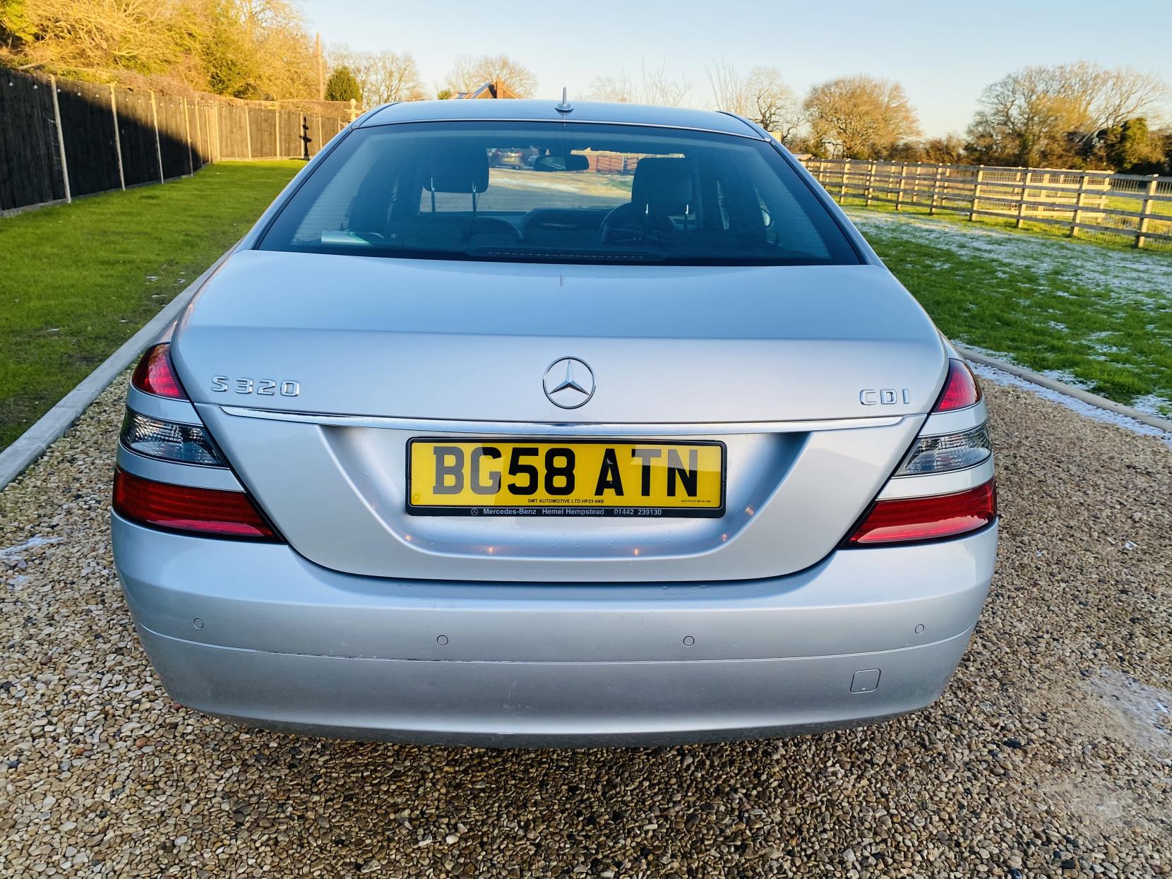 Mercedes-Benz S Class 3.0 S320 CDI V6 Saloon 4dr Diesel G-Tronic Euro 4 (231 ps)