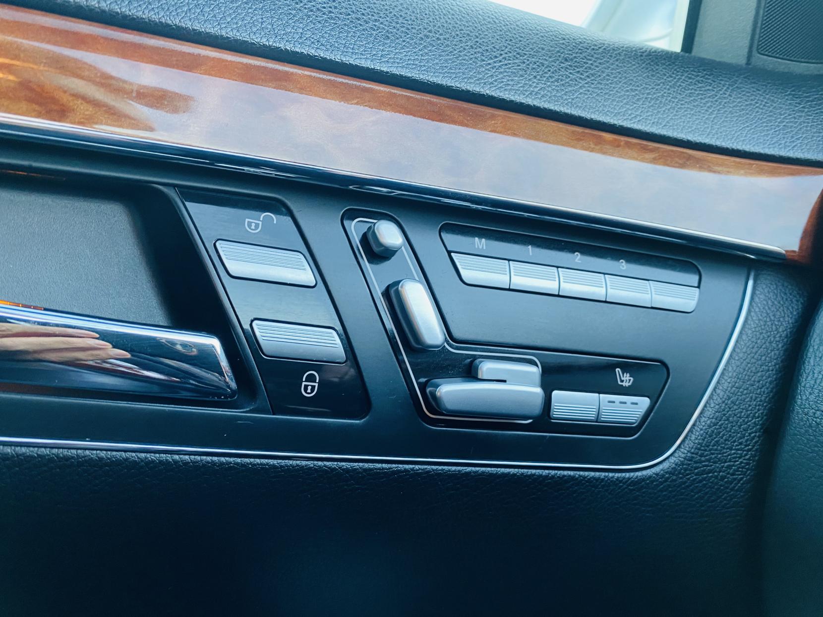 Mercedes-Benz S Class 3.0 S320 CDI V6 Saloon 4dr Diesel G-Tronic Euro 4 (231 ps)