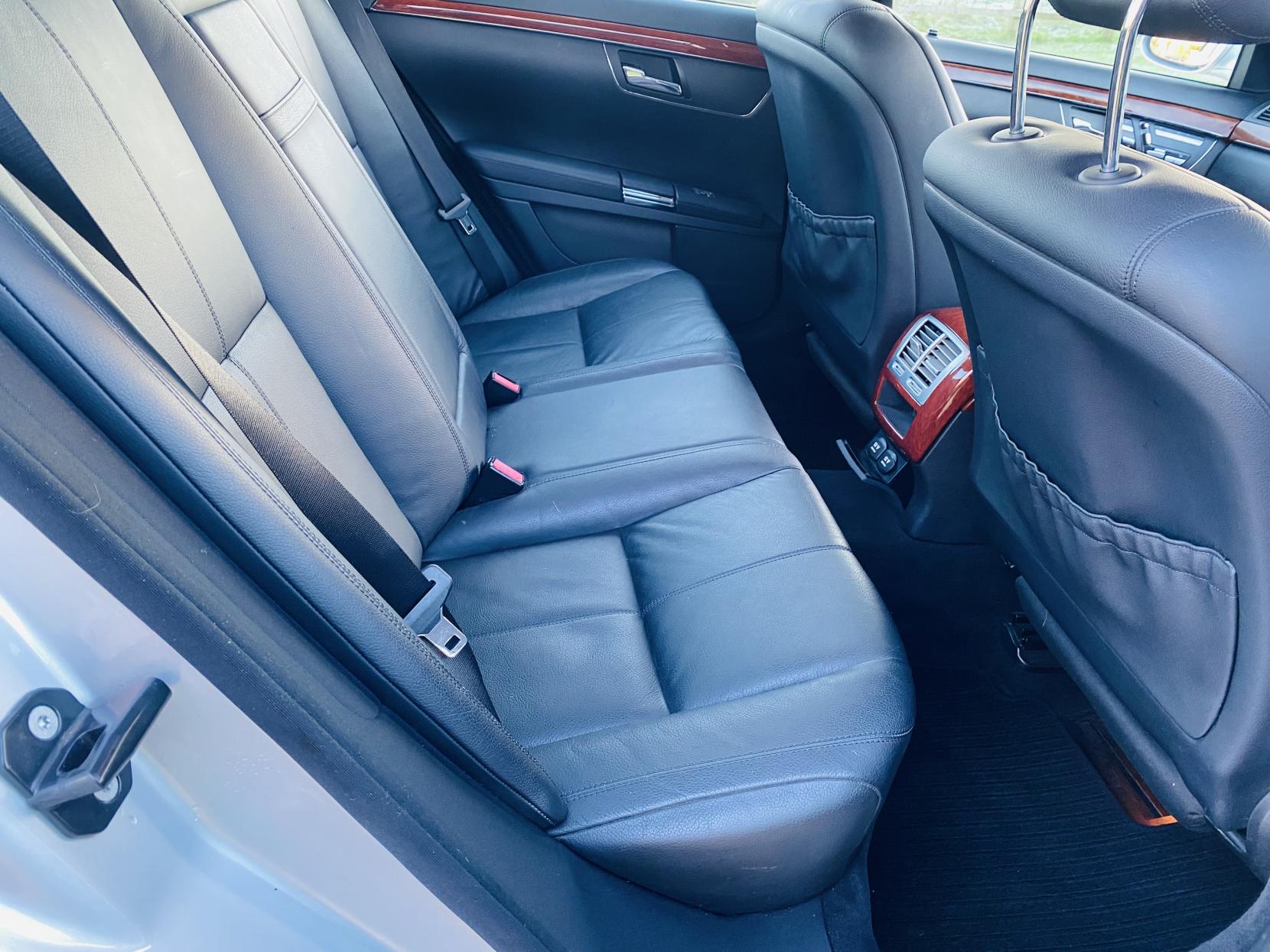 Mercedes-Benz S Class 3.0 S320 CDI V6 Saloon 4dr Diesel G-Tronic Euro 4 (231 ps)