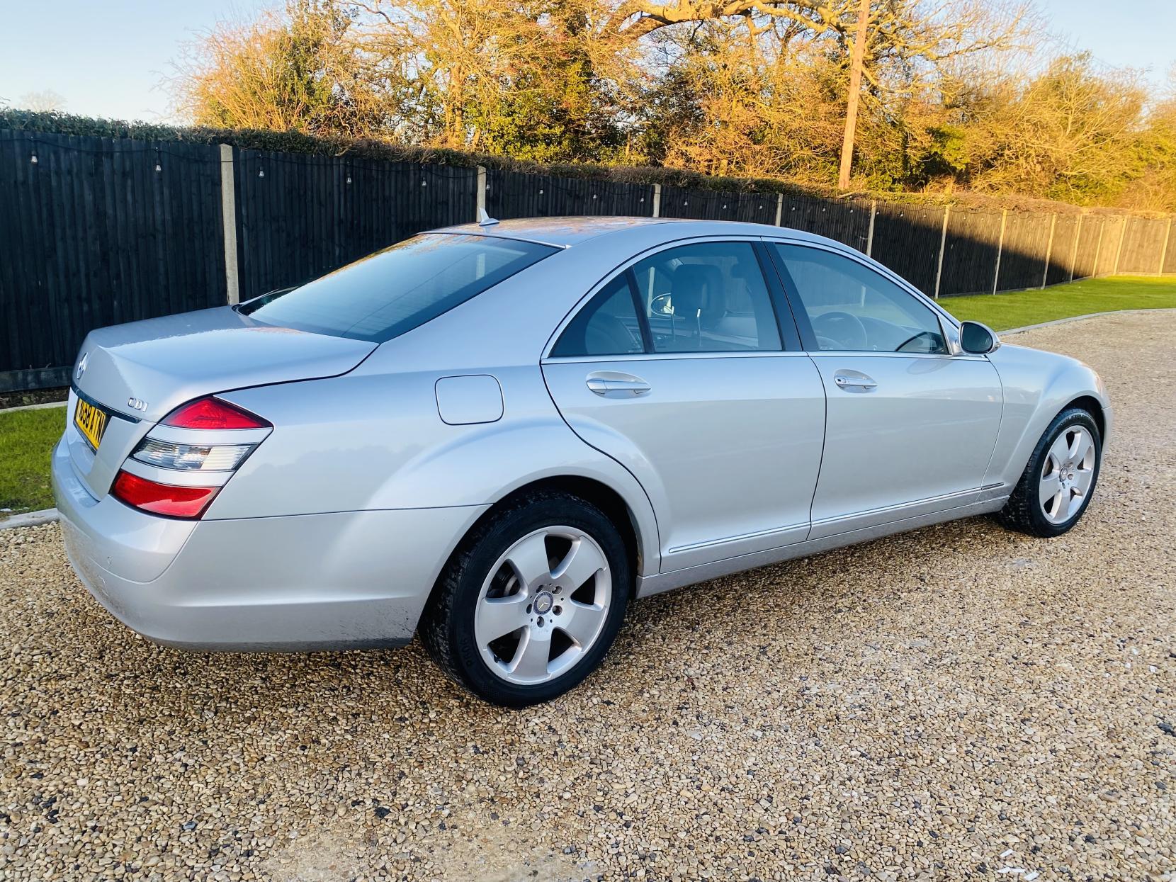 Mercedes-Benz S Class 3.0 S320 CDI V6 Saloon 4dr Diesel G-Tronic Euro 4 (231 ps)