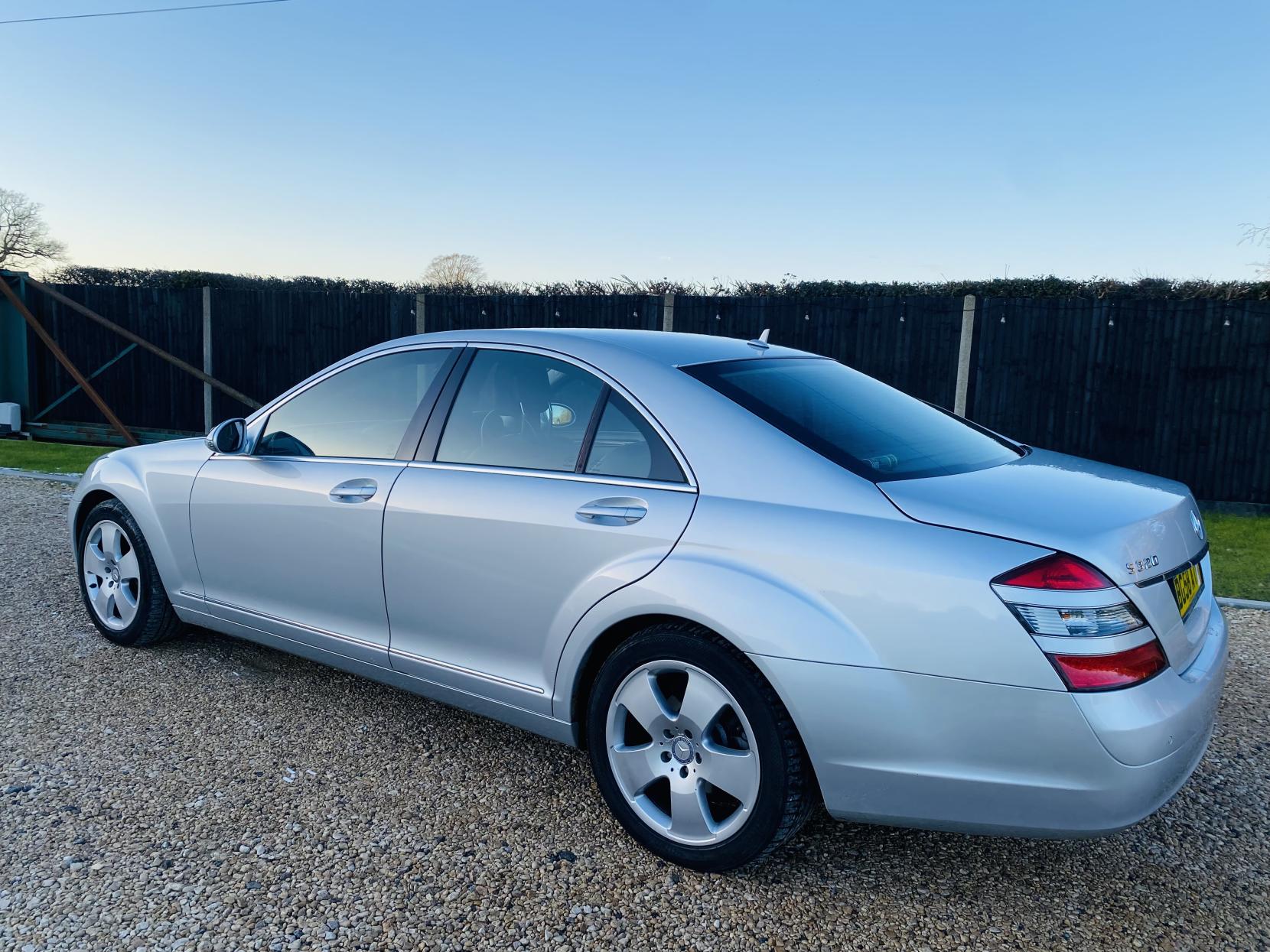 Mercedes-Benz S Class 3.0 S320 CDI V6 Saloon 4dr Diesel G-Tronic Euro 4 (231 ps)