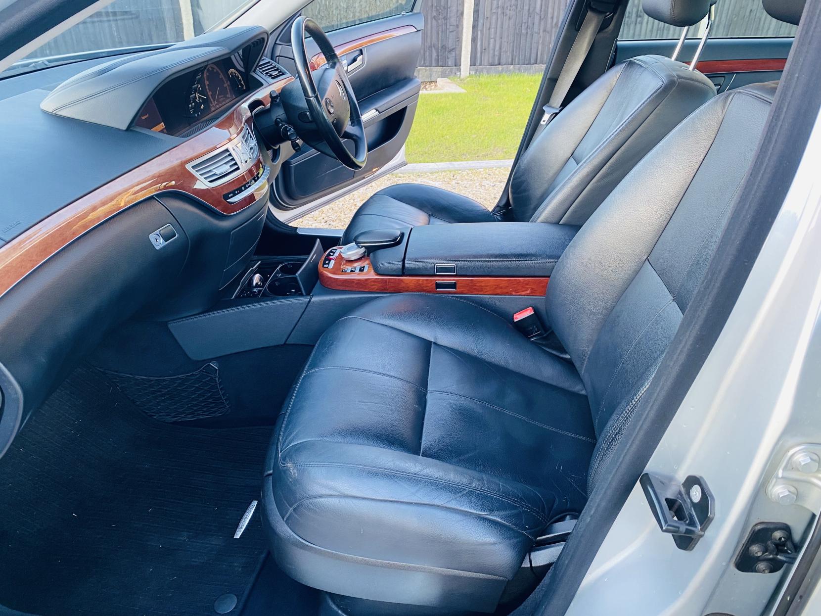 Mercedes-Benz S Class 3.0 S320 CDI V6 Saloon 4dr Diesel G-Tronic Euro 4 (231 ps)