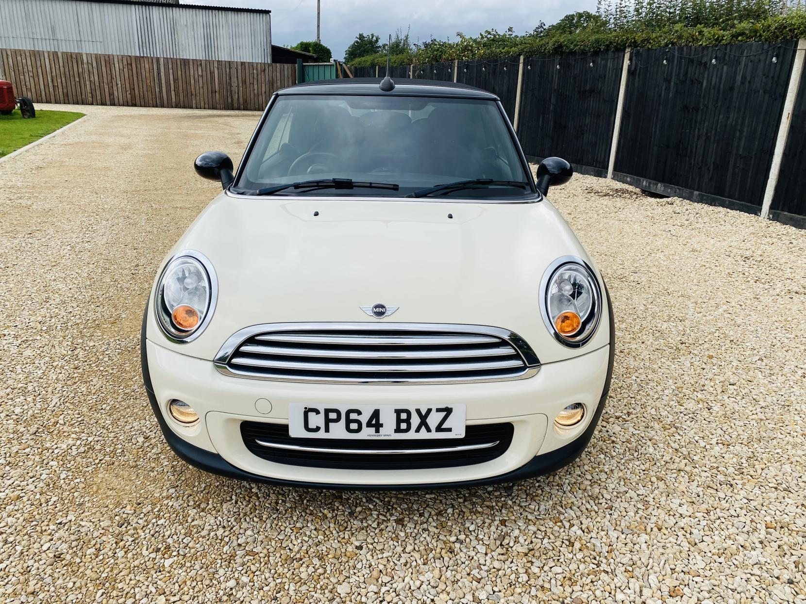 MINI Convertible 1.6 Cooper Convertible 2dr Petrol Auto Euro 6 (122 ps)
