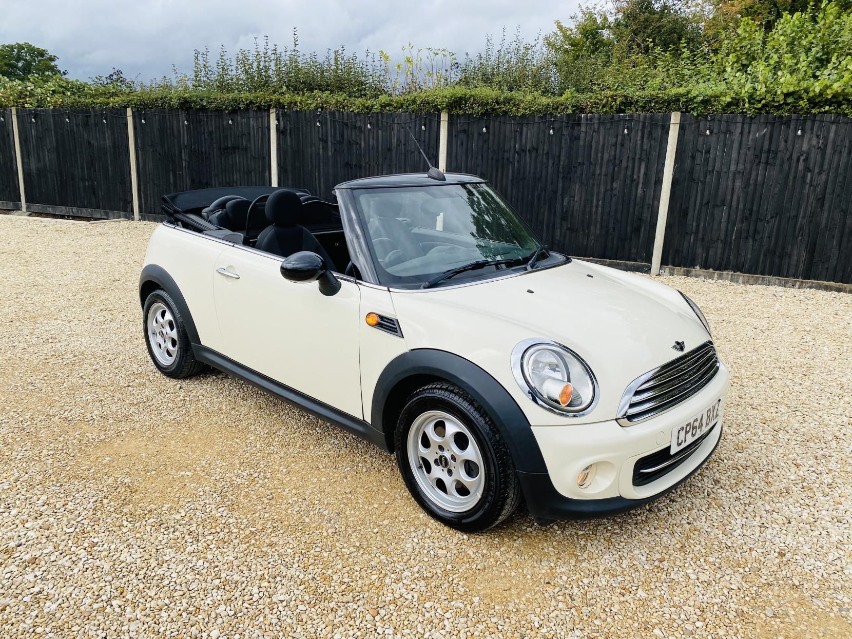 MINI Convertible 1.6 Cooper Convertible 2dr Petrol Auto Euro 6 (122 ps)