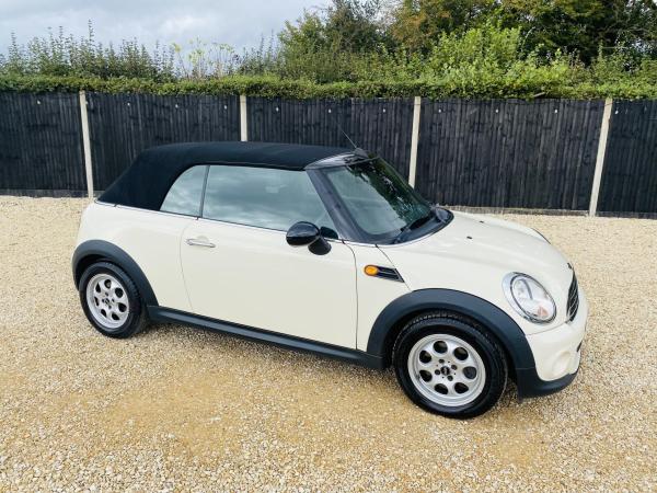 MINI Convertible 1.6 Cooper Convertible 2dr Petrol Auto Euro 6 (122 ps)