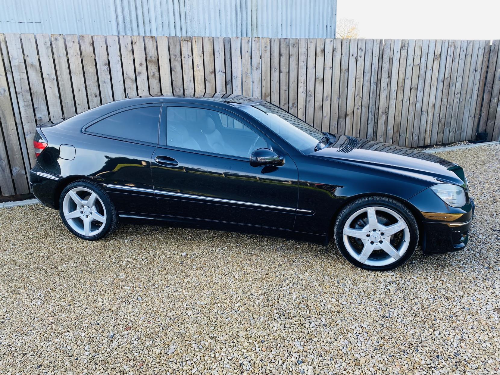 Mercedes-Benz CLC Class 2.1 CLC220 CDI Sport Coupe 3dr Diesel Auto Euro 4 (150 ps)