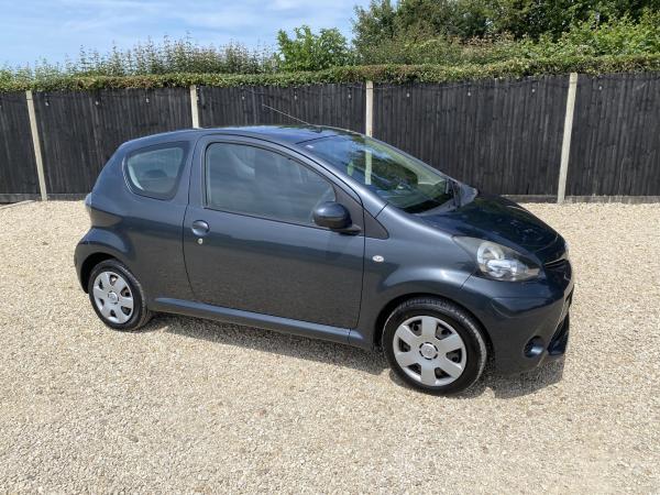Toyota AYGO 1.0 VVT-i + Hatchback 3dr Petrol MultiMode Euro 5 (67 ps)