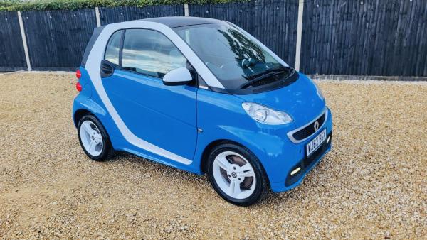 Smart fortwo 1.0 MHD Iceshine Coupe 2dr Petrol SoftTouch Euro 5 (s/s) (71 bhp)