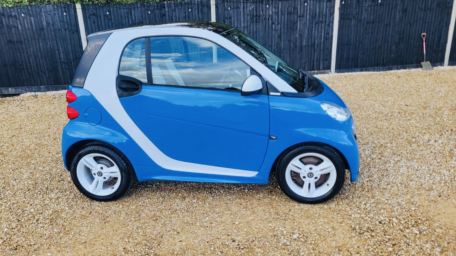 Smart fortwo 1.0 MHD Iceshine Coupe 2dr Petrol SoftTouch Euro 5 (s/s) (71 bhp)