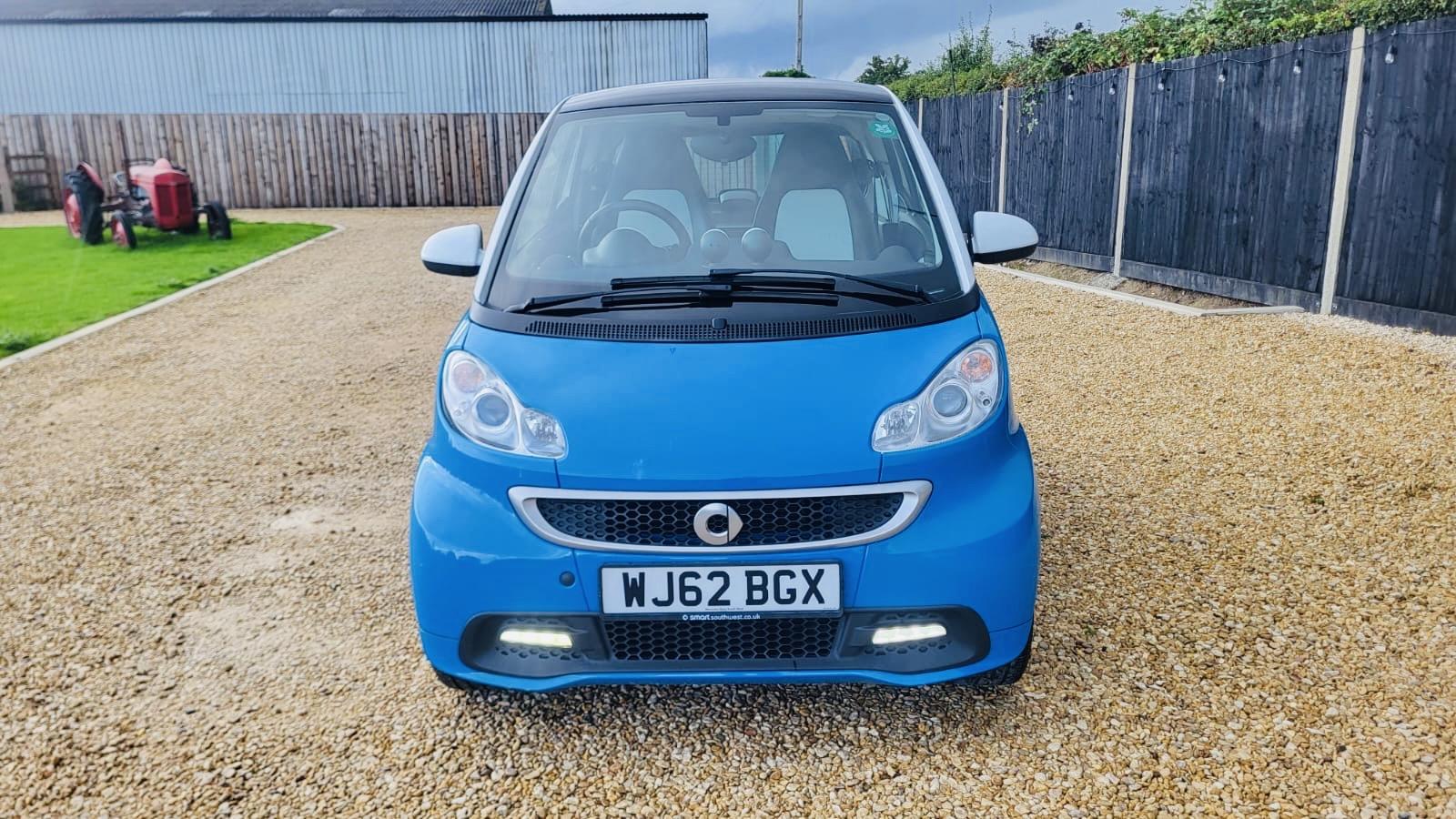Smart fortwo 1.0 MHD Iceshine Coupe 2dr Petrol SoftTouch Euro 5 (s/s) (71 bhp)