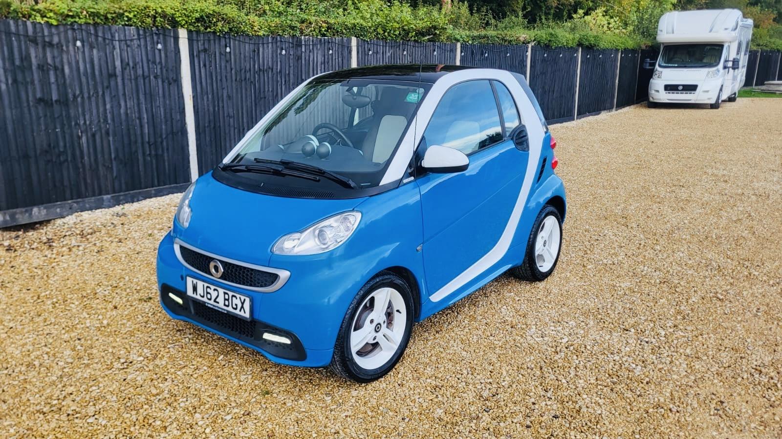 Smart fortwo 1.0 MHD Iceshine Coupe 2dr Petrol SoftTouch Euro 5 (s/s) (71 bhp)