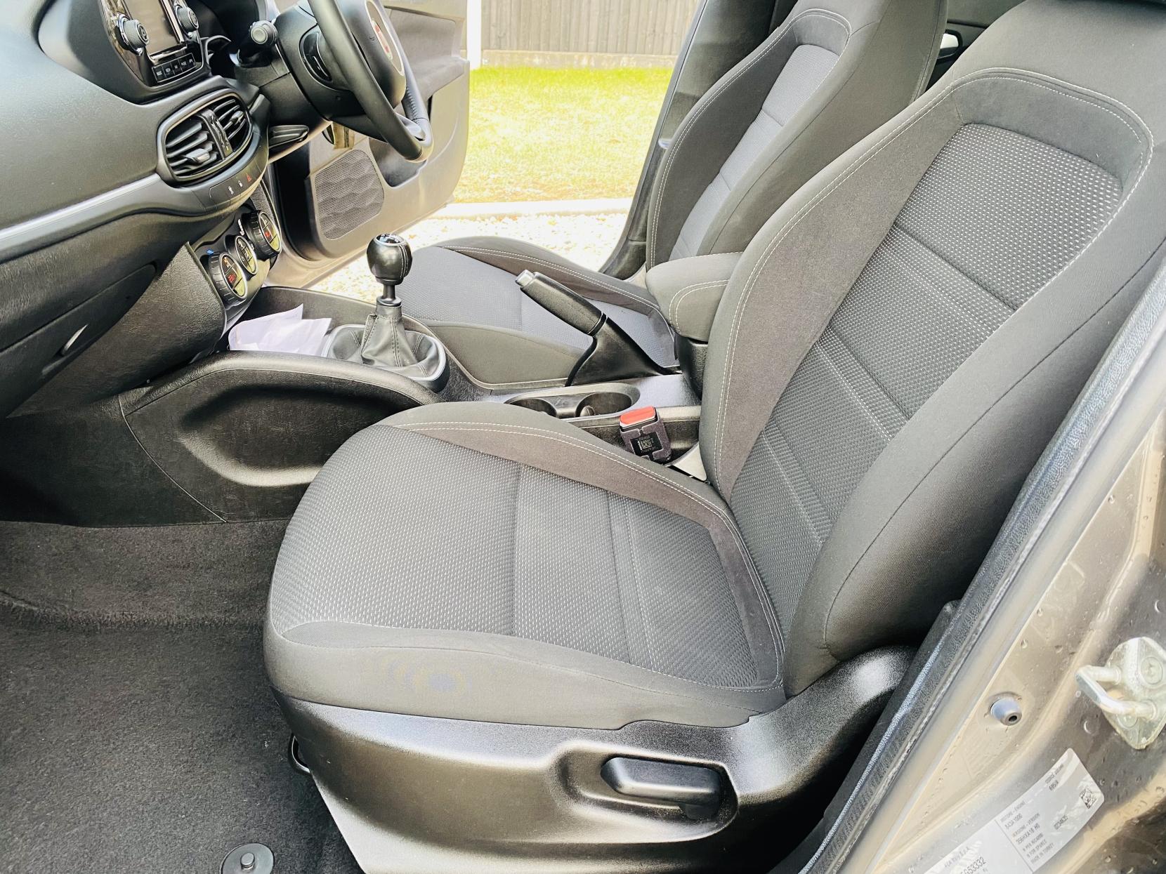 Fiat Tipo 1.4 MPI Lounge Hatchback 5dr Petrol Manual Euro 6 (95 ps)