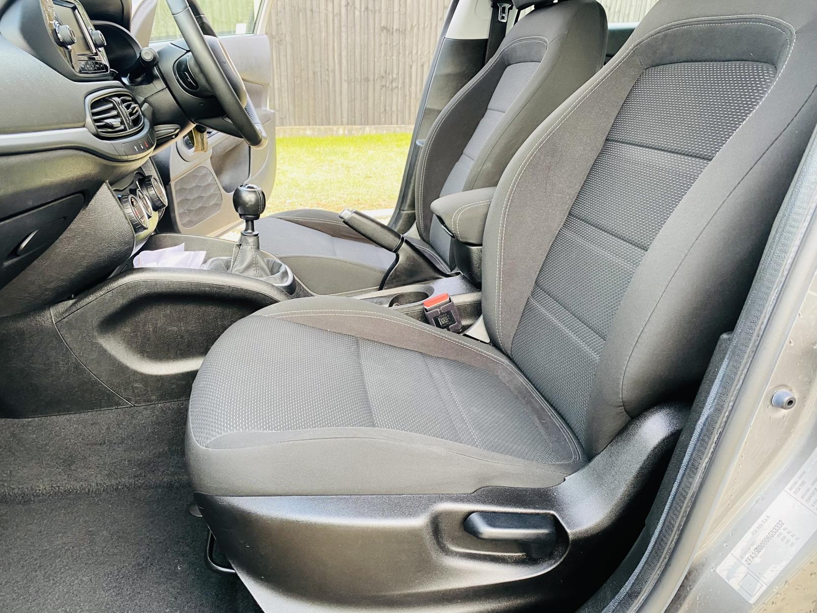 Fiat Tipo 1.4 MPI Lounge Hatchback 5dr Petrol Manual Euro 6 (95 ps)