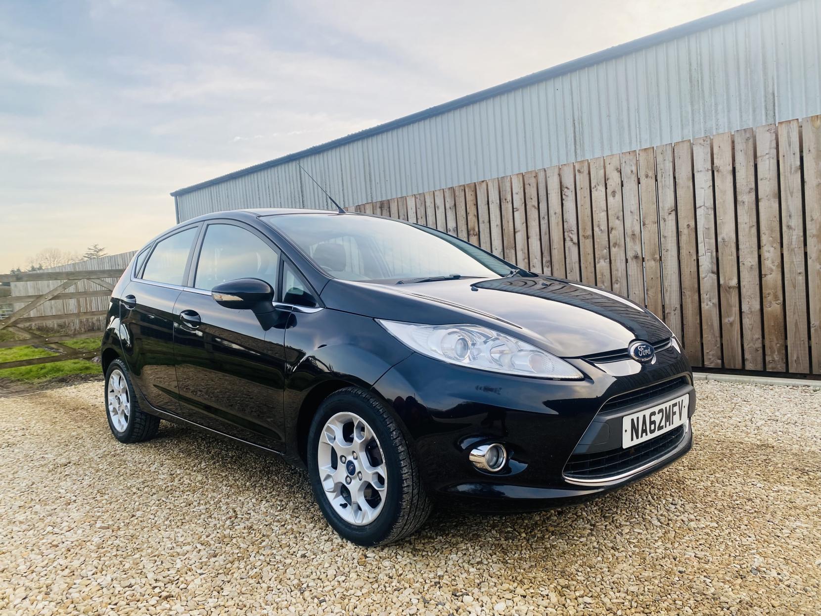 Ford Fiesta 1.4 Zetec Hatchback 5dr Petrol Automatic (154 g/km, 94 bhp)