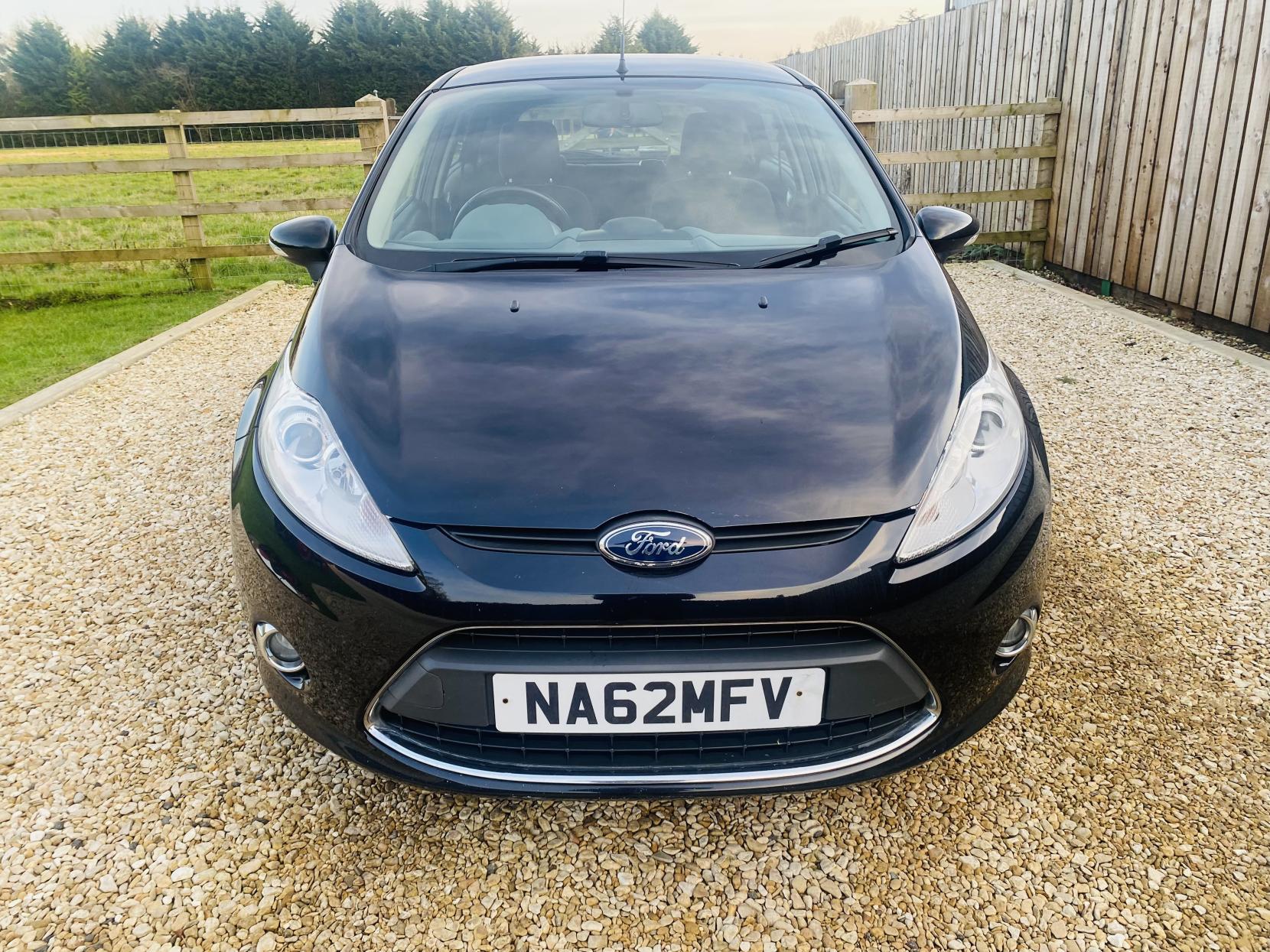 Ford Fiesta 1.4 Zetec Hatchback 5dr Petrol Automatic (154 g/km, 94 bhp)