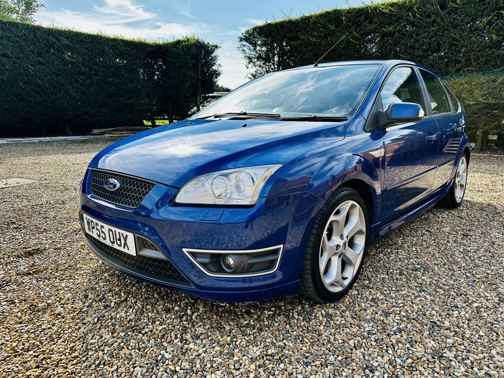 Ford Focus 2.5 SIV ST-2 Hatchback 5dr Petrol Manual (224 g/km, 221 bhp)