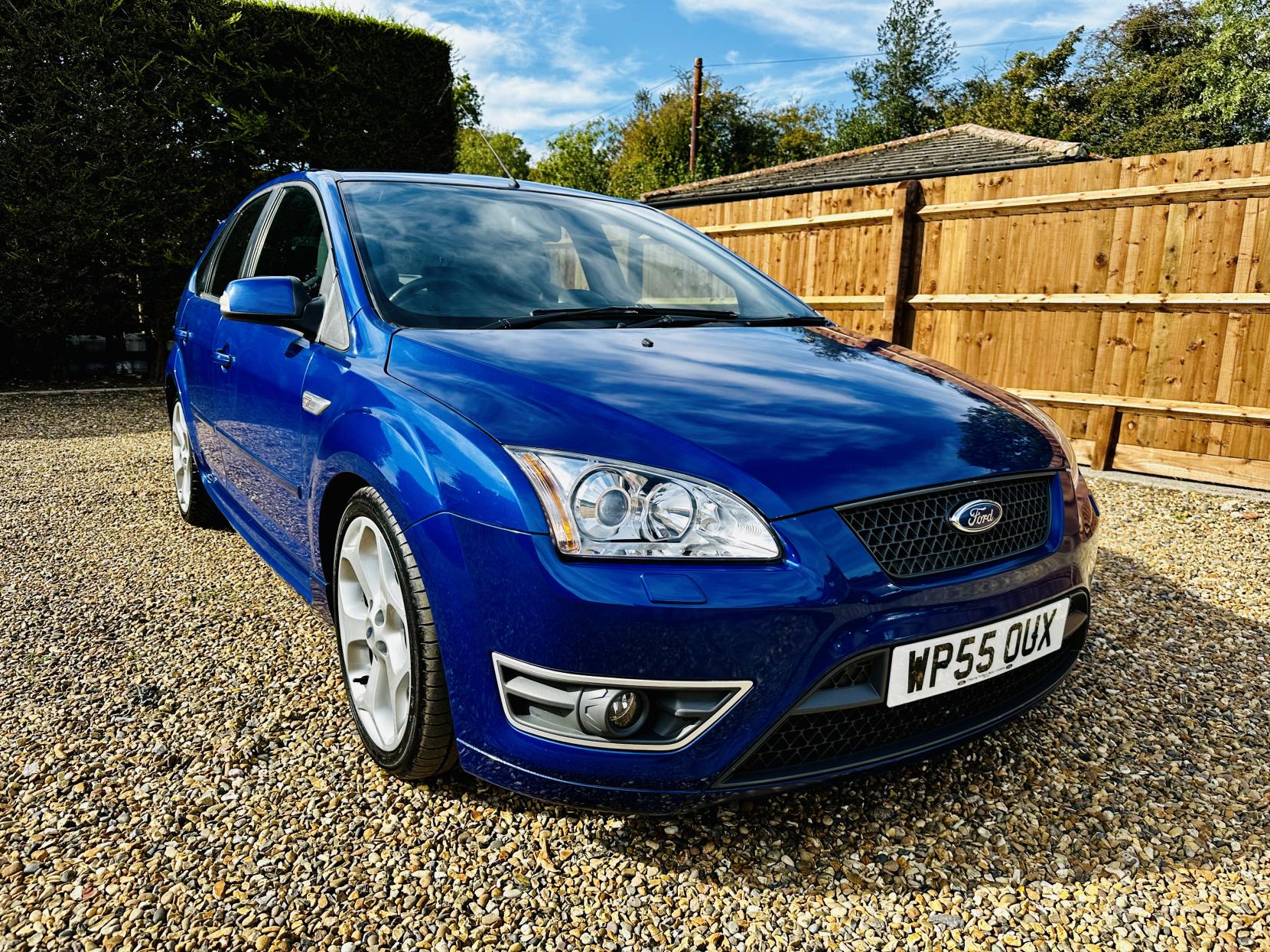 Ford Focus 2.5 SIV ST-2 Hatchback 5dr Petrol Manual (224 g/km, 221 bhp)