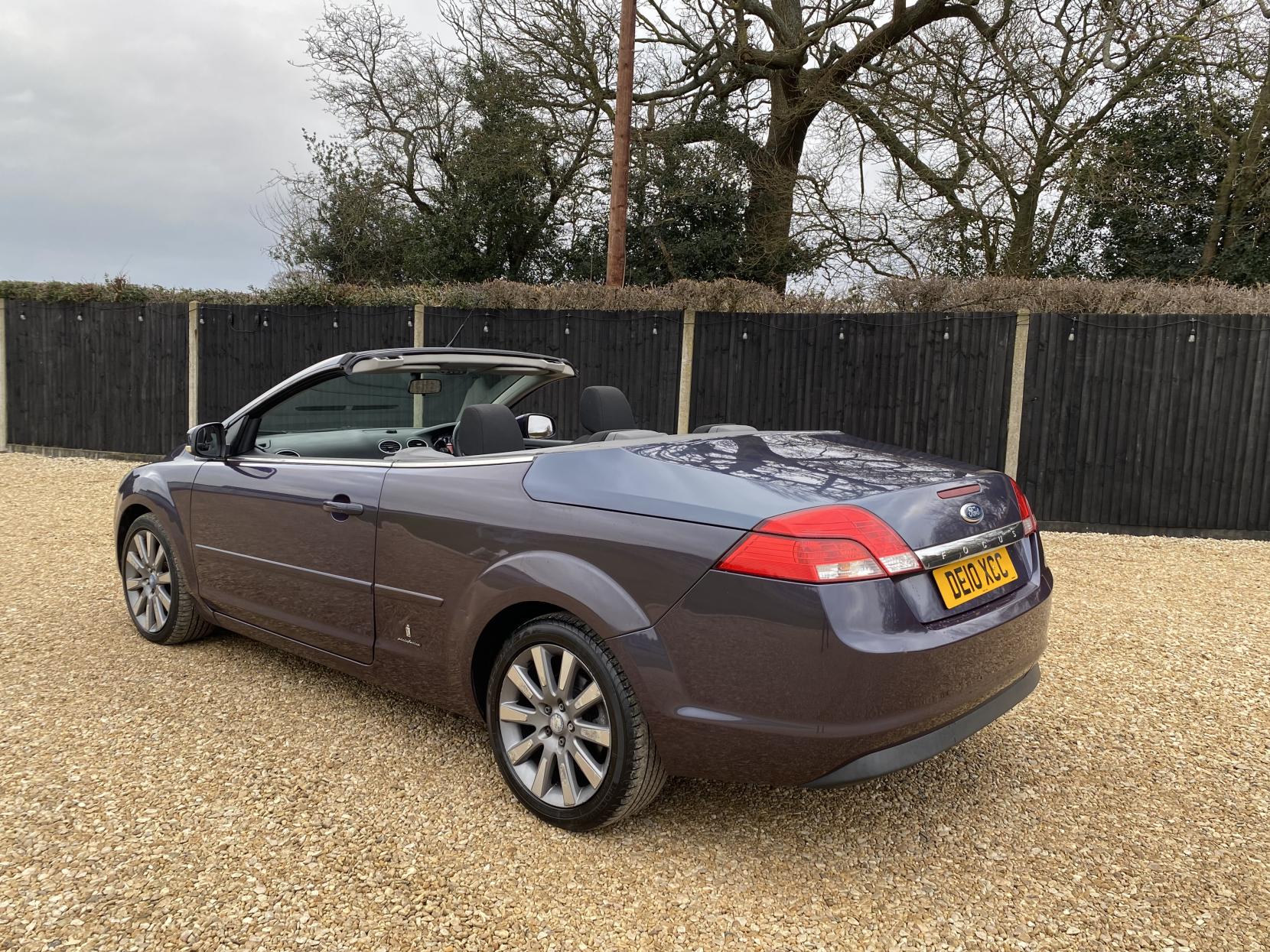 Ford Focus CC 2.0 CC-2 Convertible 2dr Petrol Manual (179 g/km, 143 bhp)