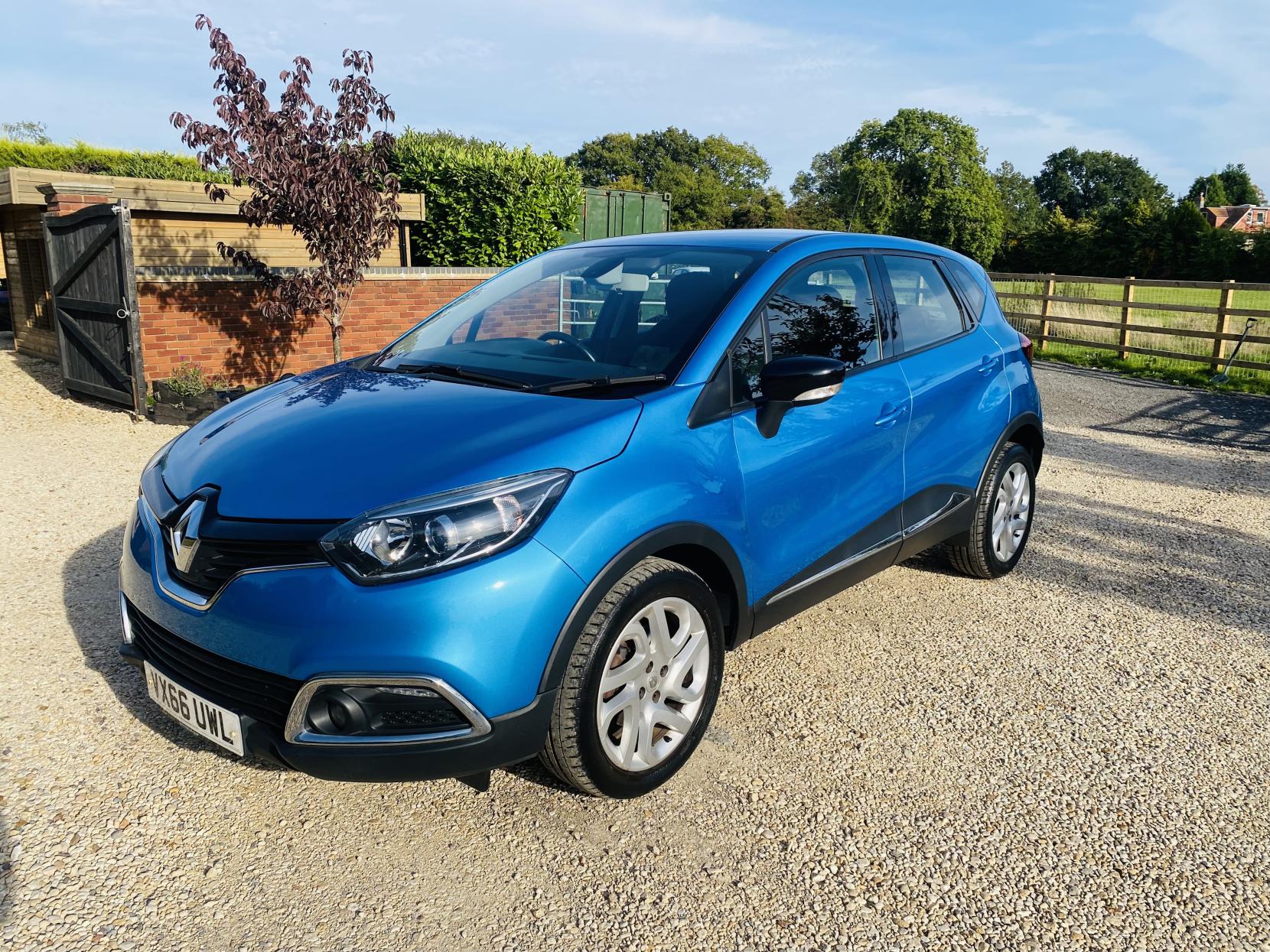 Renault Captur 1.5 dCi ENERGY Dynamique Nav SUV 5dr Diesel Manual Euro 6 (s/s) (90 ps)