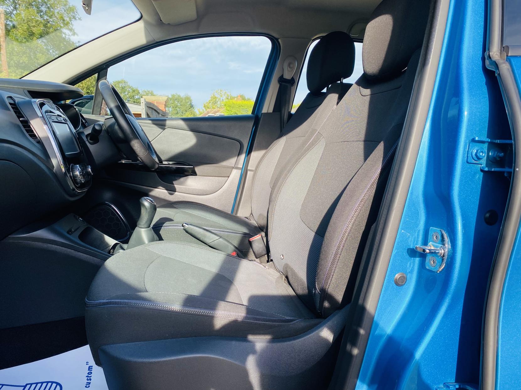 Renault Captur 1.5 dCi ENERGY Dynamique Nav SUV 5dr Diesel Manual Euro 6 (s/s) (90 ps)