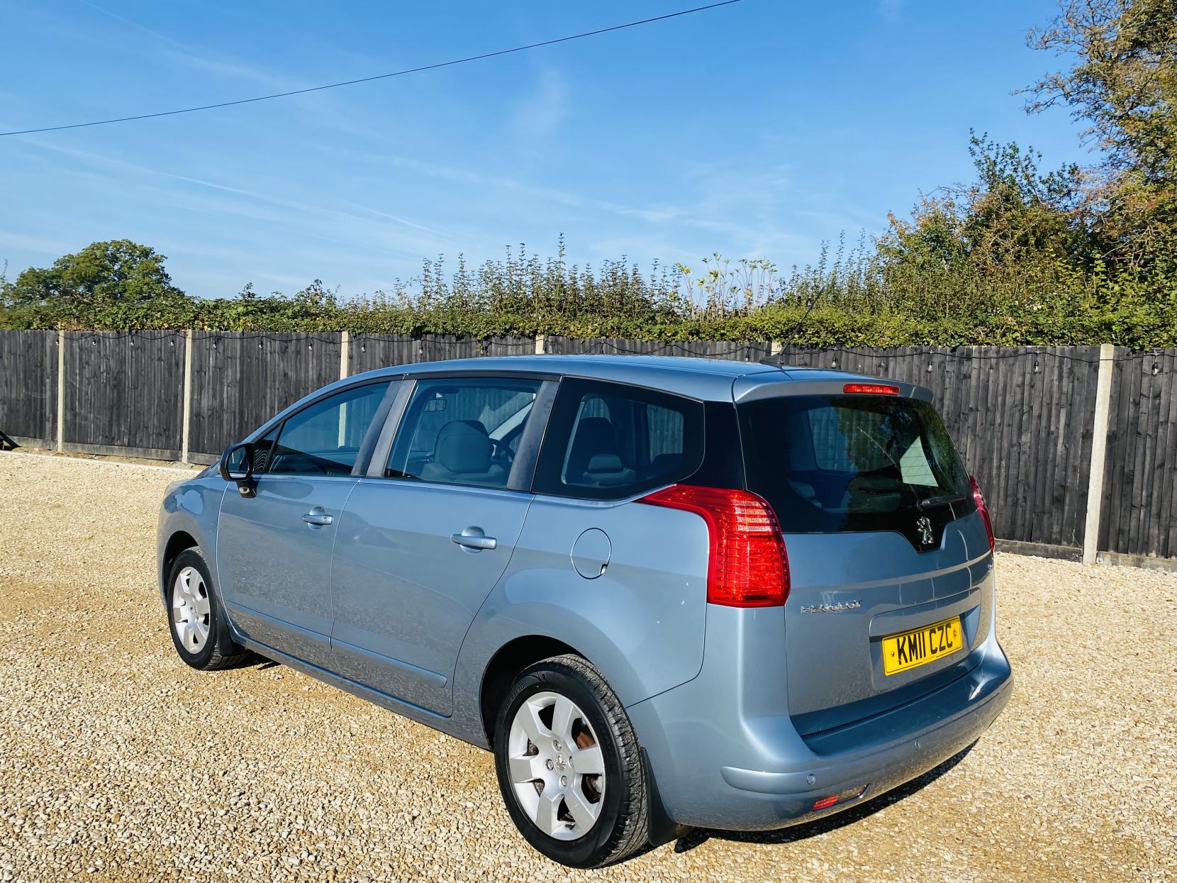 Peugeot 5008 1.6 HDi Sport MPV 5dr Diesel Manual Euro 5 (112 ps)
