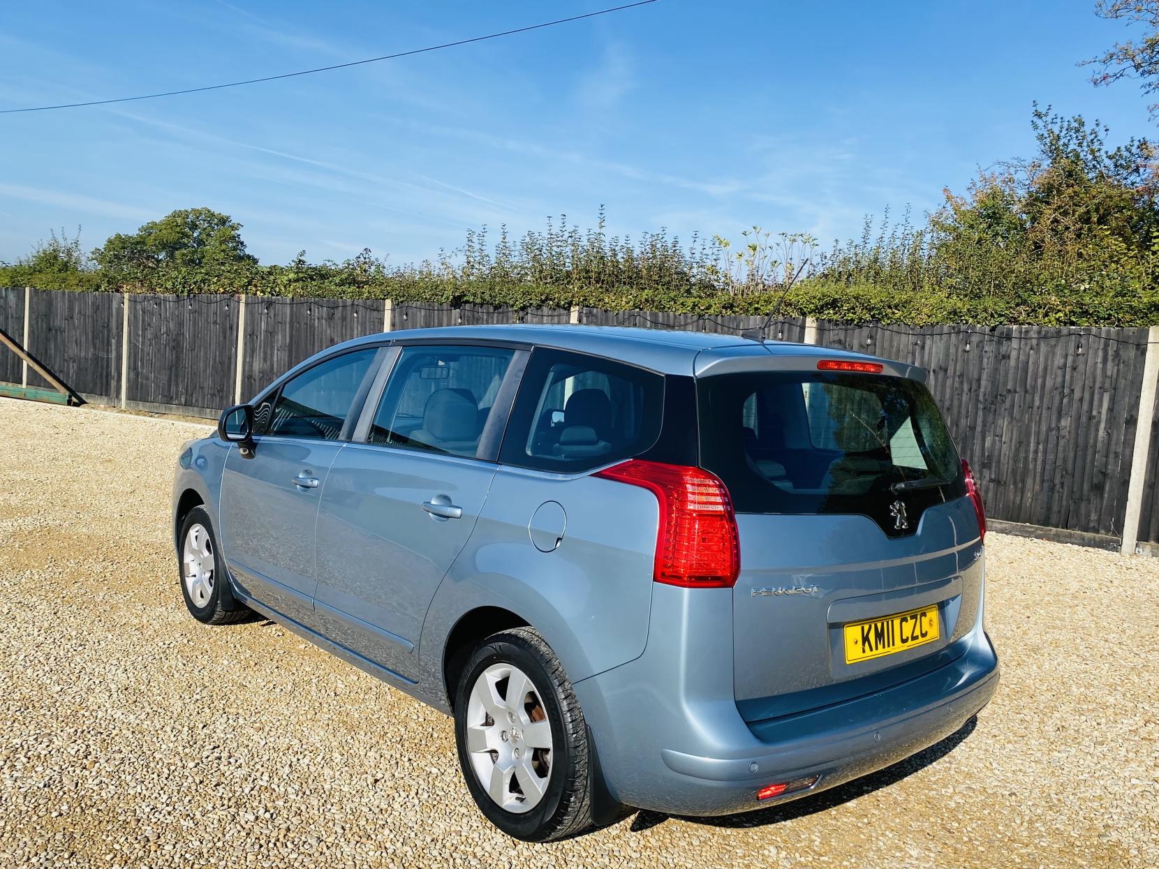 Peugeot 5008 1.6 HDi Sport MPV 5dr Diesel Manual Euro 5 (112 ps)