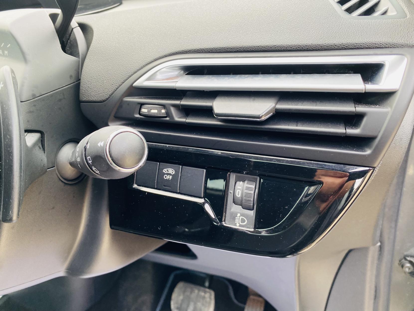 Citroen C4 Picasso 1.6 e-HDi Exclusive+ MPV 5dr Diesel ETG6 Euro 5 (s/s) (115 ps)