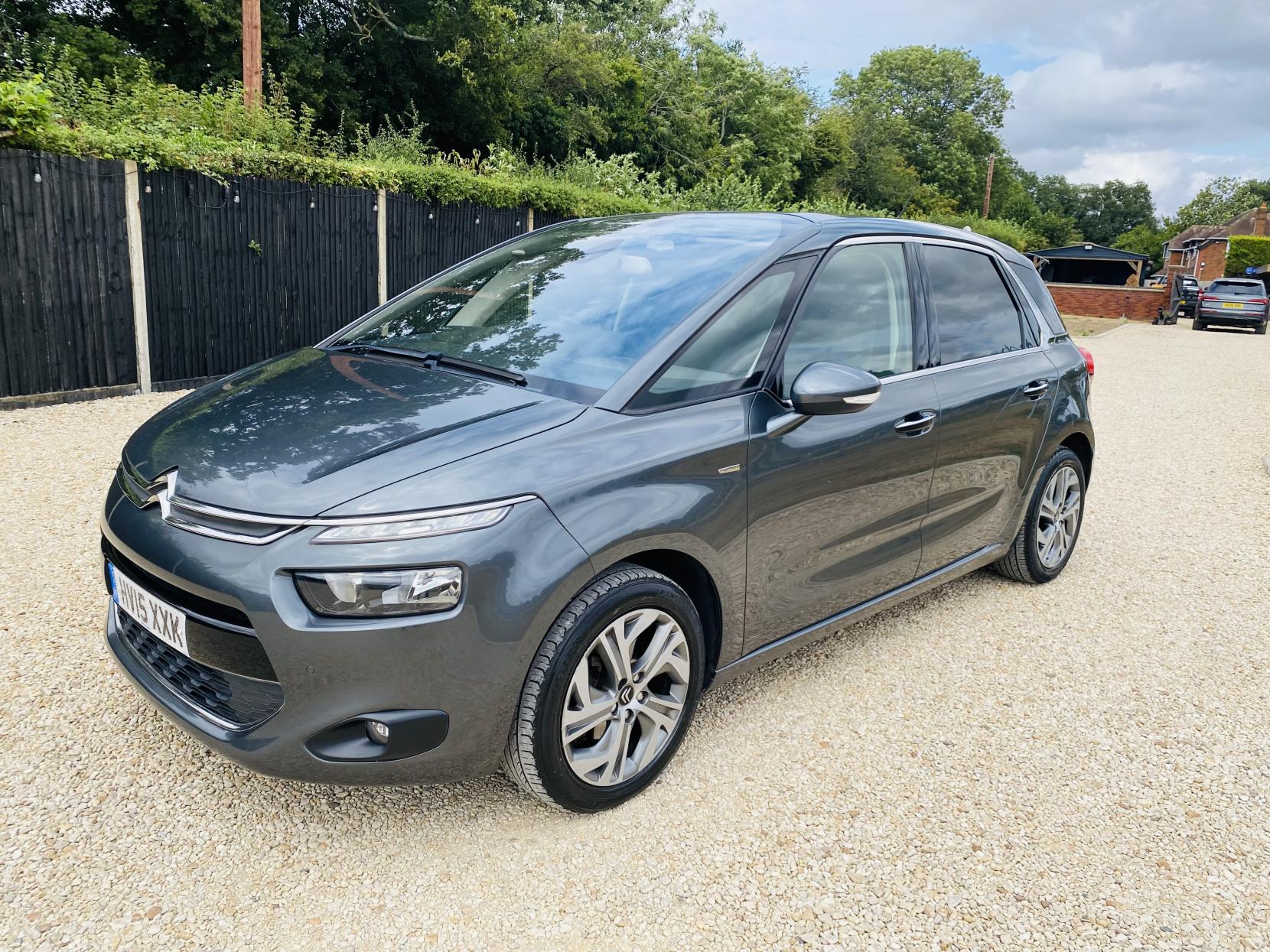 Citroen C4 Picasso 1.6 e-HDi Exclusive+ MPV 5dr Diesel ETG6 Euro 5 (s/s) (115 ps)