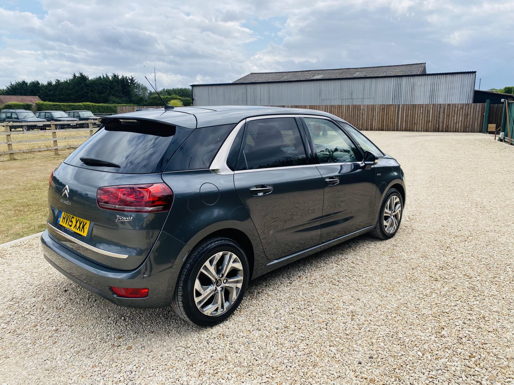 Citroen C4 Picasso 1.6 e-HDi Exclusive+ MPV 5dr Diesel ETG6 Euro 5 (s/s) (115 ps)