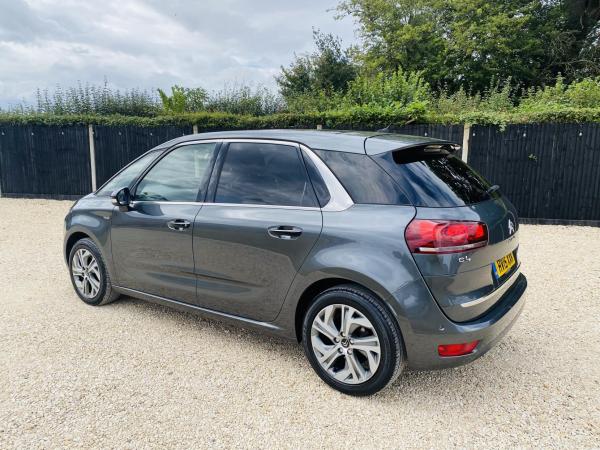 Citroen C4 Picasso 1.6 e-HDi Exclusive+ MPV 5dr Diesel ETG6 Euro 5 (s/s) (115 ps)