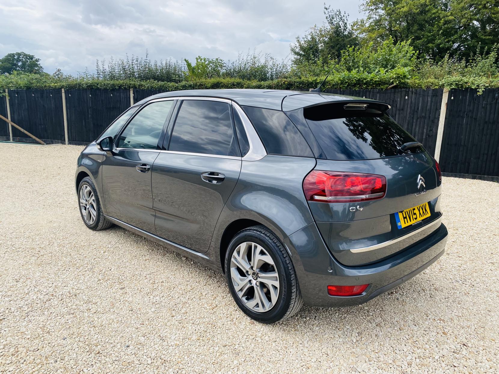 Citroen C4 Picasso 1.6 e-HDi Exclusive+ MPV 5dr Diesel ETG6 Euro 5 (s/s) (115 ps)