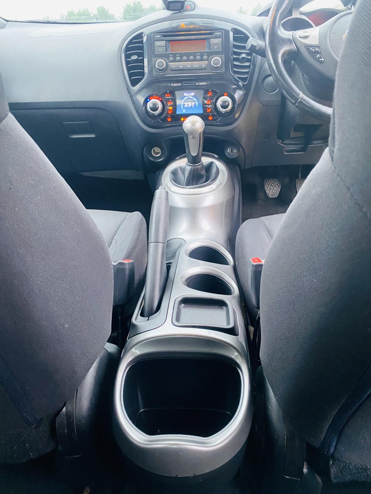 Nissan Juke 1.6 Acenta SUV 5dr Petrol Manual Euro 5 (s/s) (117 ps)