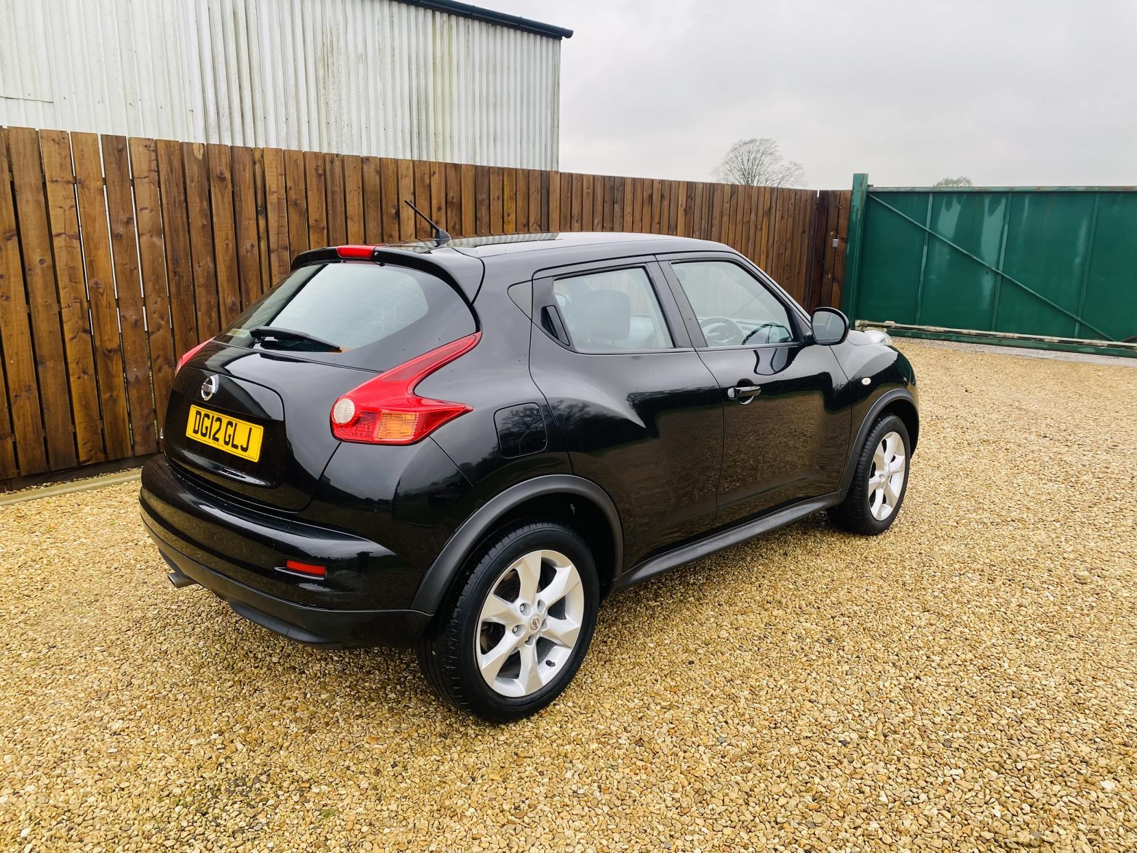 Nissan Juke 1.6 Acenta SUV 5dr Petrol Manual Euro 5 (s/s) (117 ps)