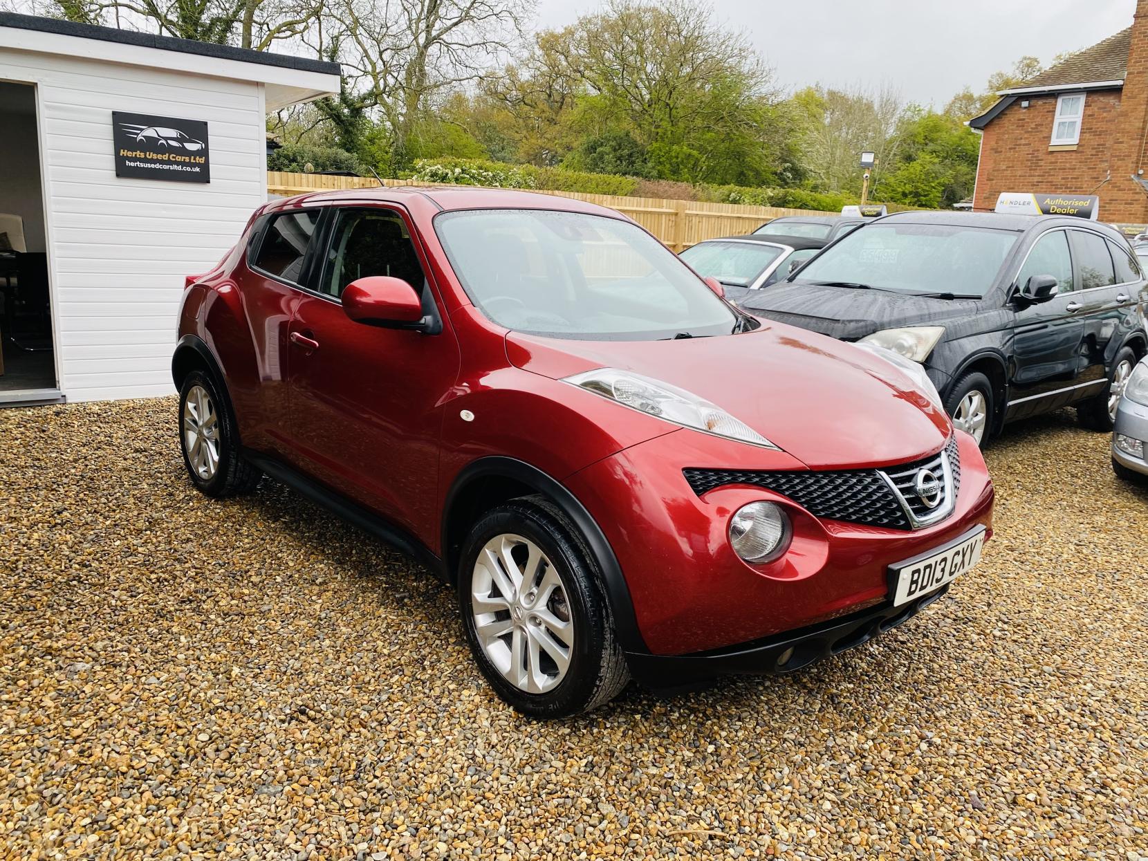 Nissan Juke 1.6 Acenta Premium SUV 5dr Petrol CVT Euro 5 (117 ps)