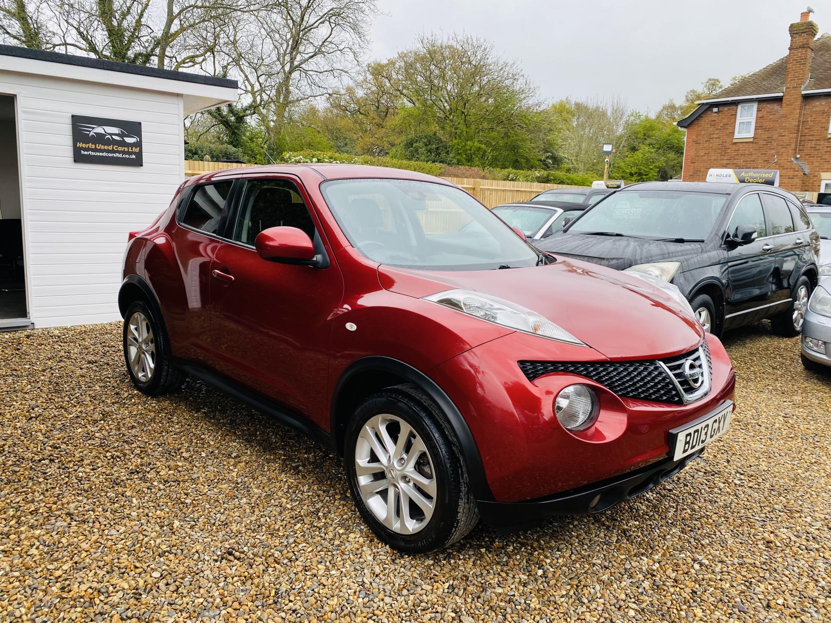 Nissan Juke 1.6 Acenta Premium SUV 5dr Petrol CVT Euro 5 (117 ps)