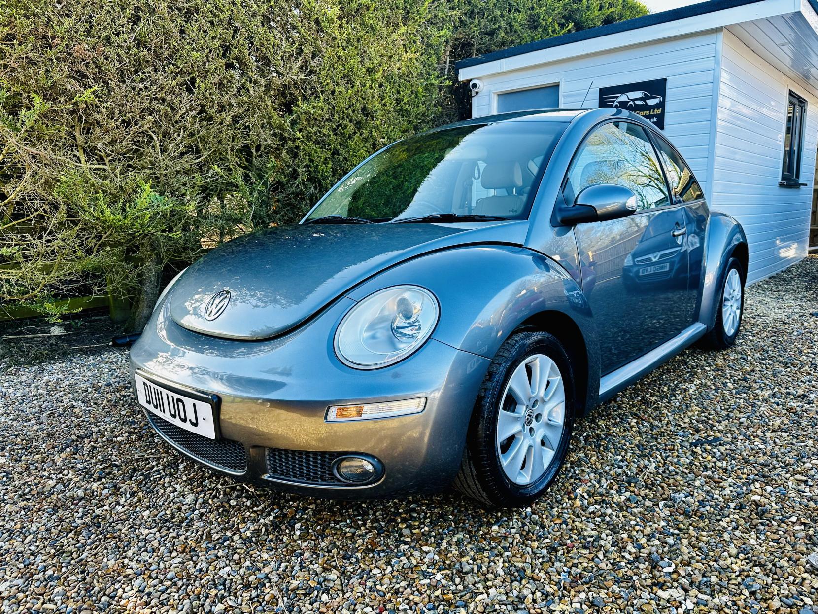 Volkswagen Beetle 2.0 Hatchback 3dr Petrol Auto Euro 4 (115 ps)