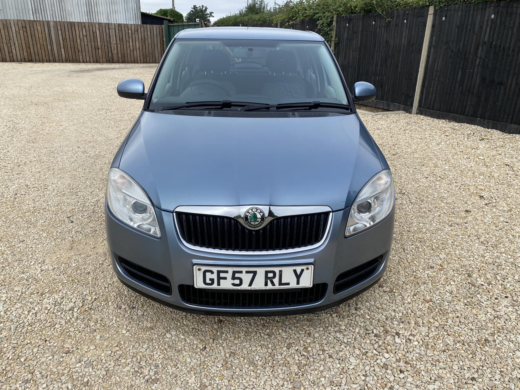 Skoda Fabia 1.6 16V 2 Hatchback 5dr Petrol Tiptronic (180 g/km, 105 bhp)