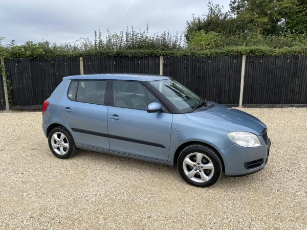 Skoda Fabia 1.6 16V 2 Hatchback 5dr Petrol Tiptronic (180 g/km, 105 bhp)