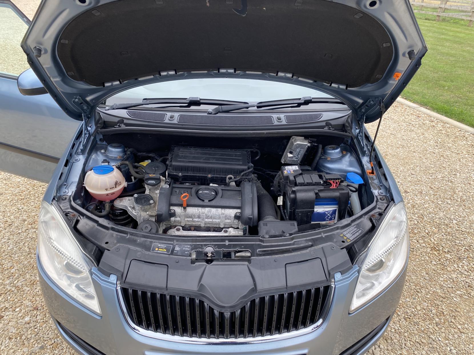 Skoda Fabia 1.6 16V 2 Hatchback 5dr Petrol Tiptronic (180 g/km, 105 bhp)