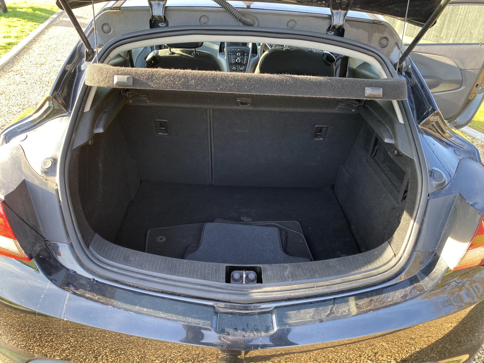 Vauxhall Astra GTC 1.6T 16V Sport Coupe 3dr Petrol Manual Euro 5 (180 ps)