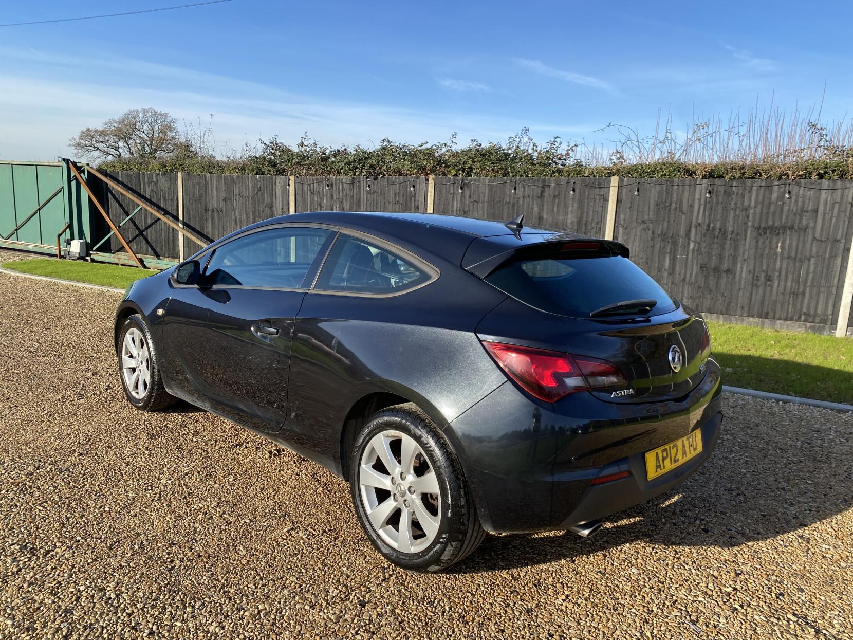Vauxhall Astra GTC 1.6T 16V Sport Coupe 3dr Petrol Manual Euro 5 (180 ps)