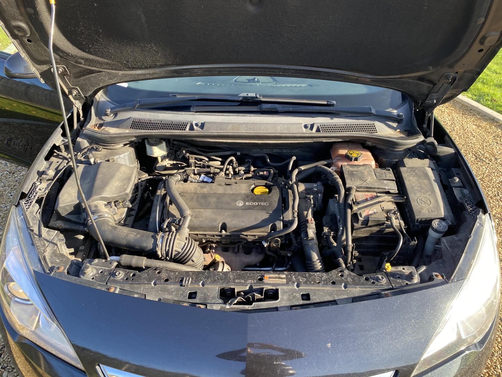 Vauxhall Astra GTC 1.6T 16V Sport Coupe 3dr Petrol Manual Euro 5 (180 ps)