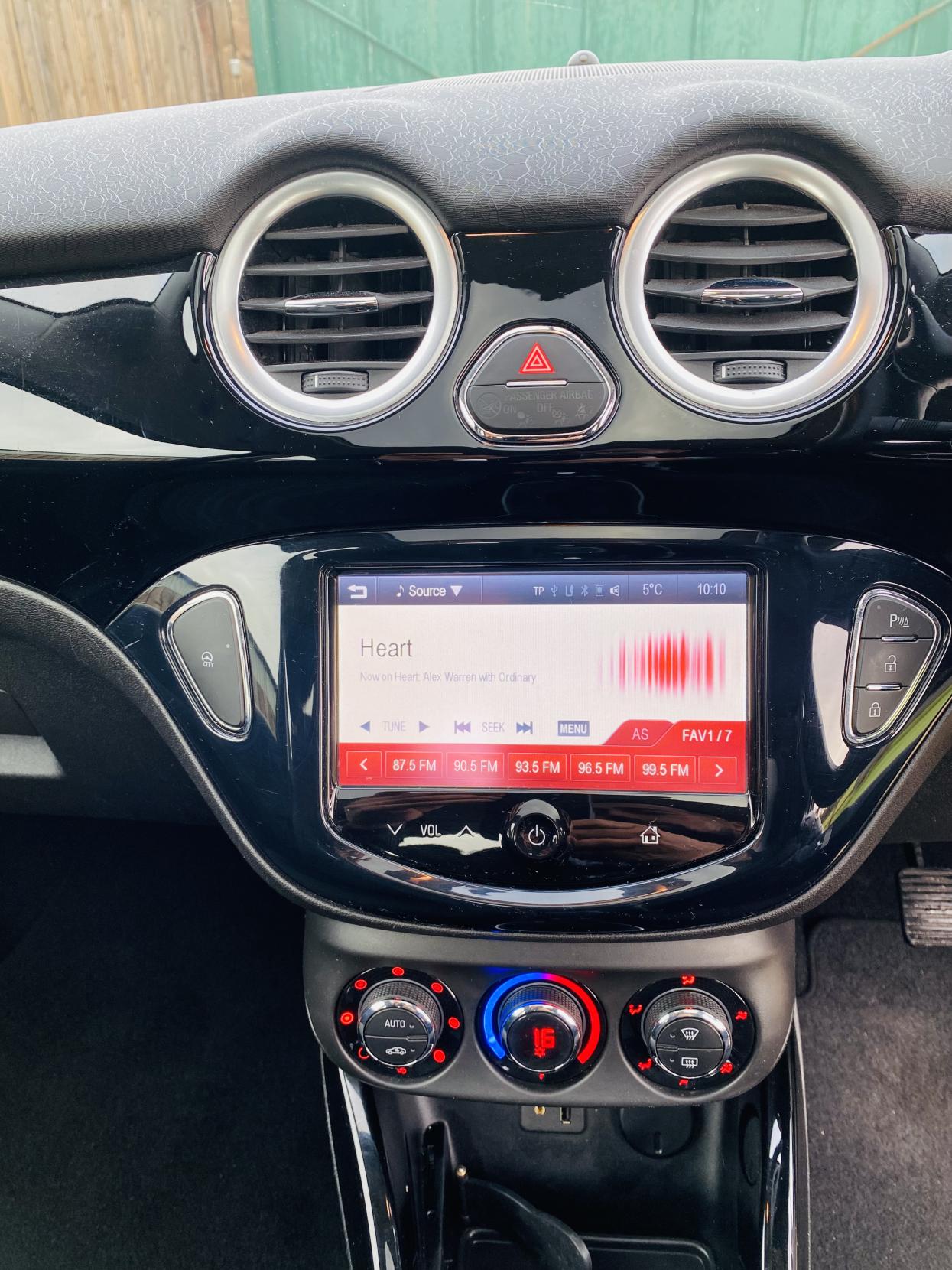 Vauxhall ADAM 1.2i GLAM Hatchback 3dr Petrol Manual Euro 6 (70 ps)