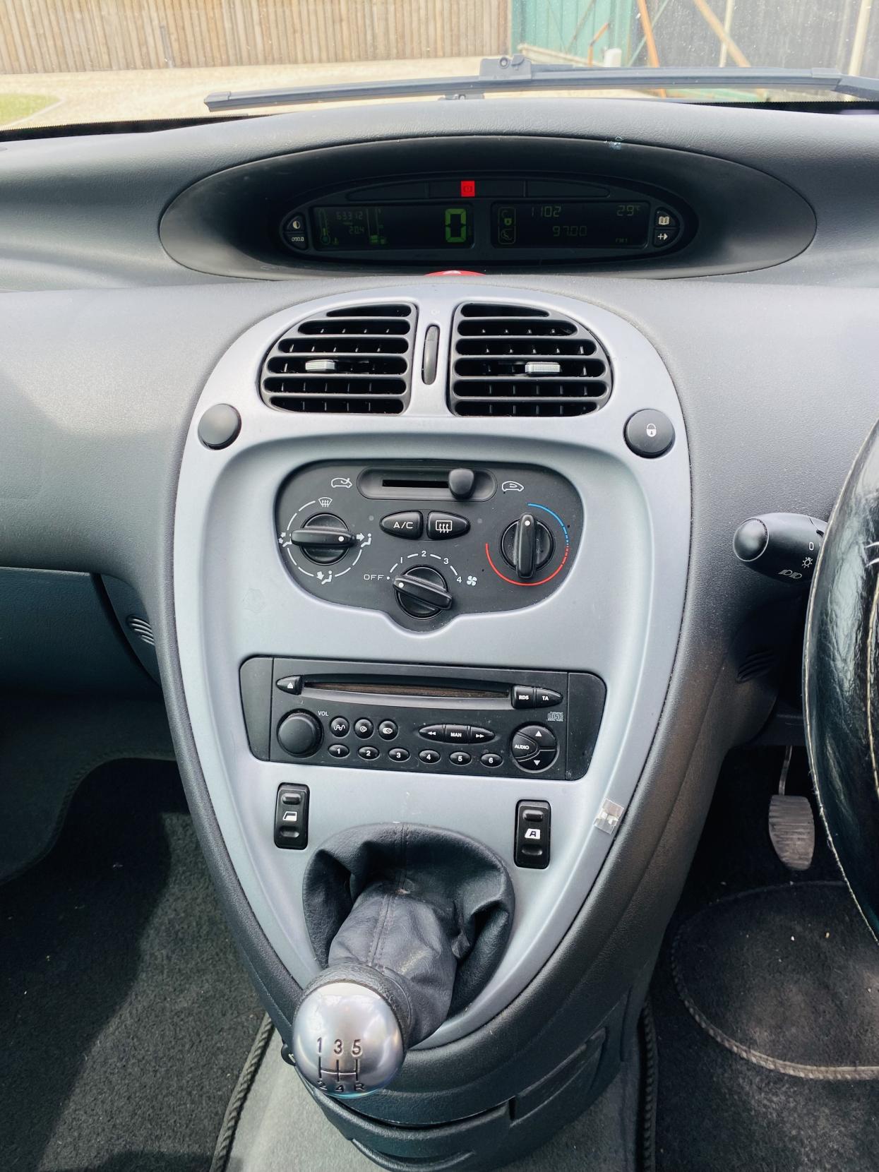 Citroen Xsara Picasso 1.6i 16V Desire MPV 5dr Petrol Manual (172 g/km, 110 bhp)