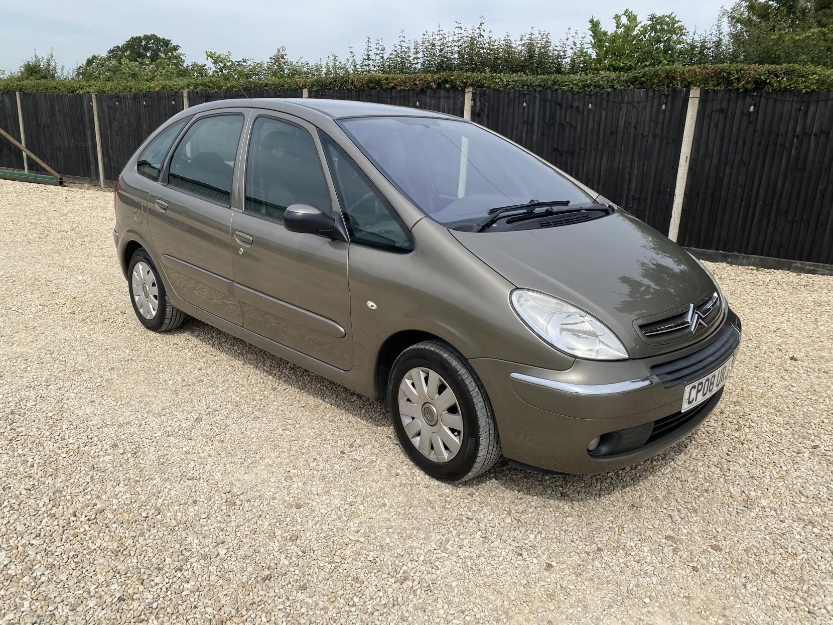 Citroen Xsara Picasso 1.6i 16V Desire MPV 5dr Petrol Manual (172 g/km, 110 bhp)