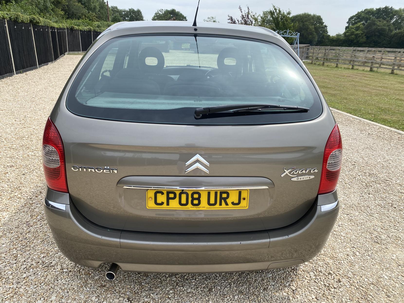 Citroen Xsara Picasso 1.6i 16V Desire MPV 5dr Petrol Manual (172 g/km, 110 bhp)