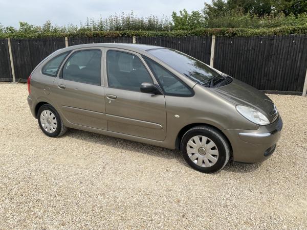 Citroen Xsara Picasso 1.6i 16V Desire MPV 5dr Petrol Manual (172 g/km, 110 bhp)