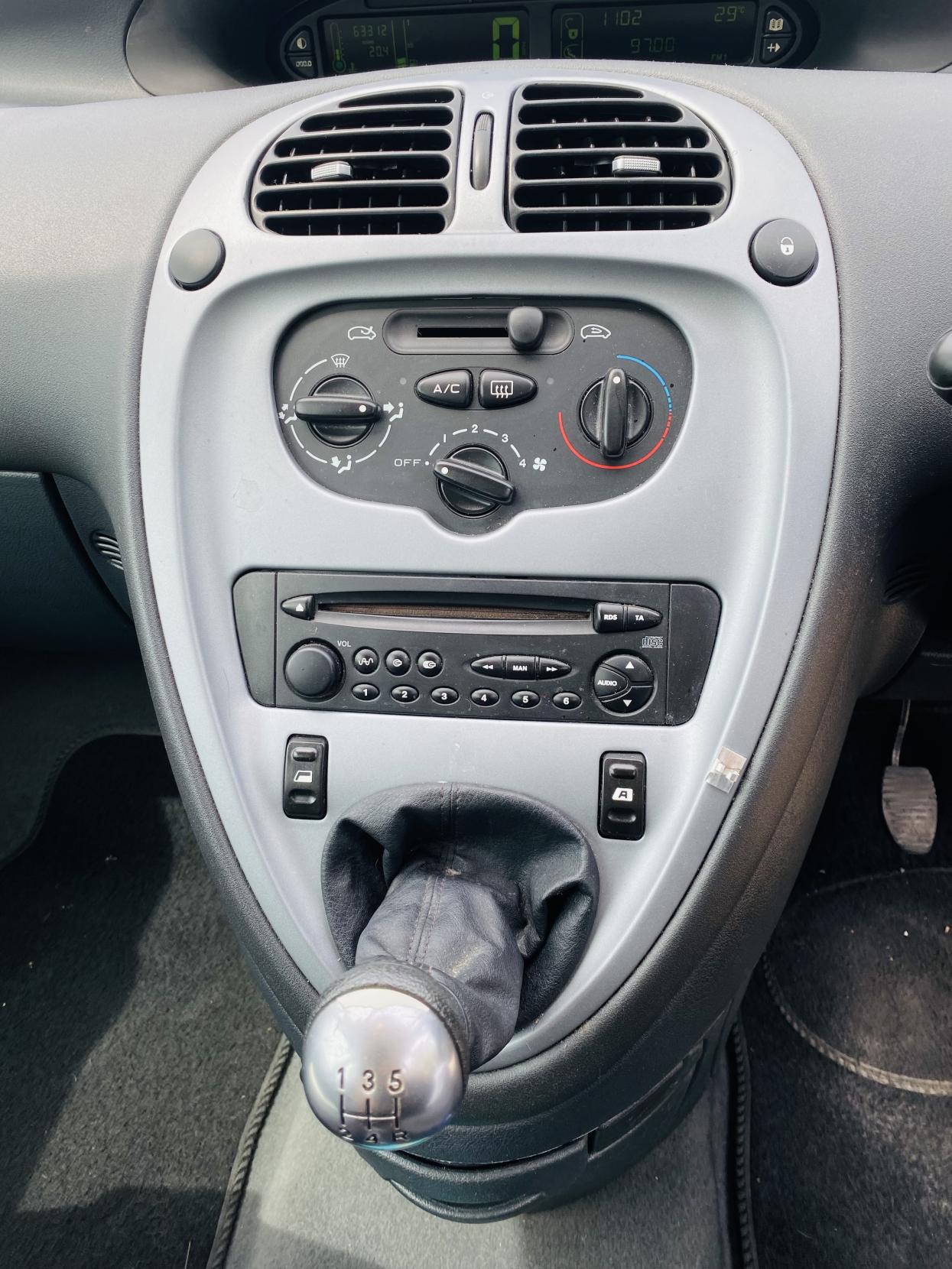 Citroen Xsara Picasso 1.6i 16V Desire MPV 5dr Petrol Manual (172 g/km, 110 bhp)